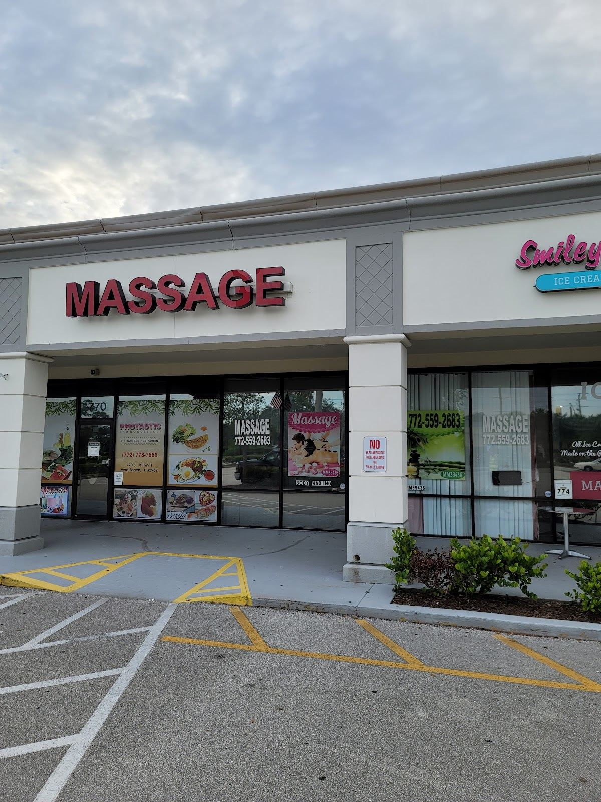 Asian Moon Massage