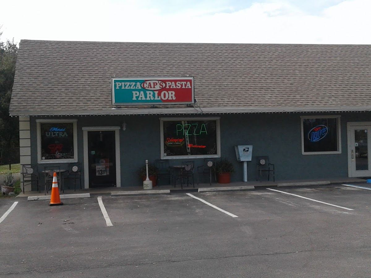 Cap's Pizza & Pub