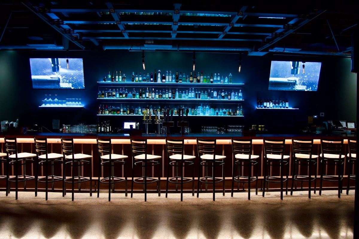 Post & Vine - American Restaurant
