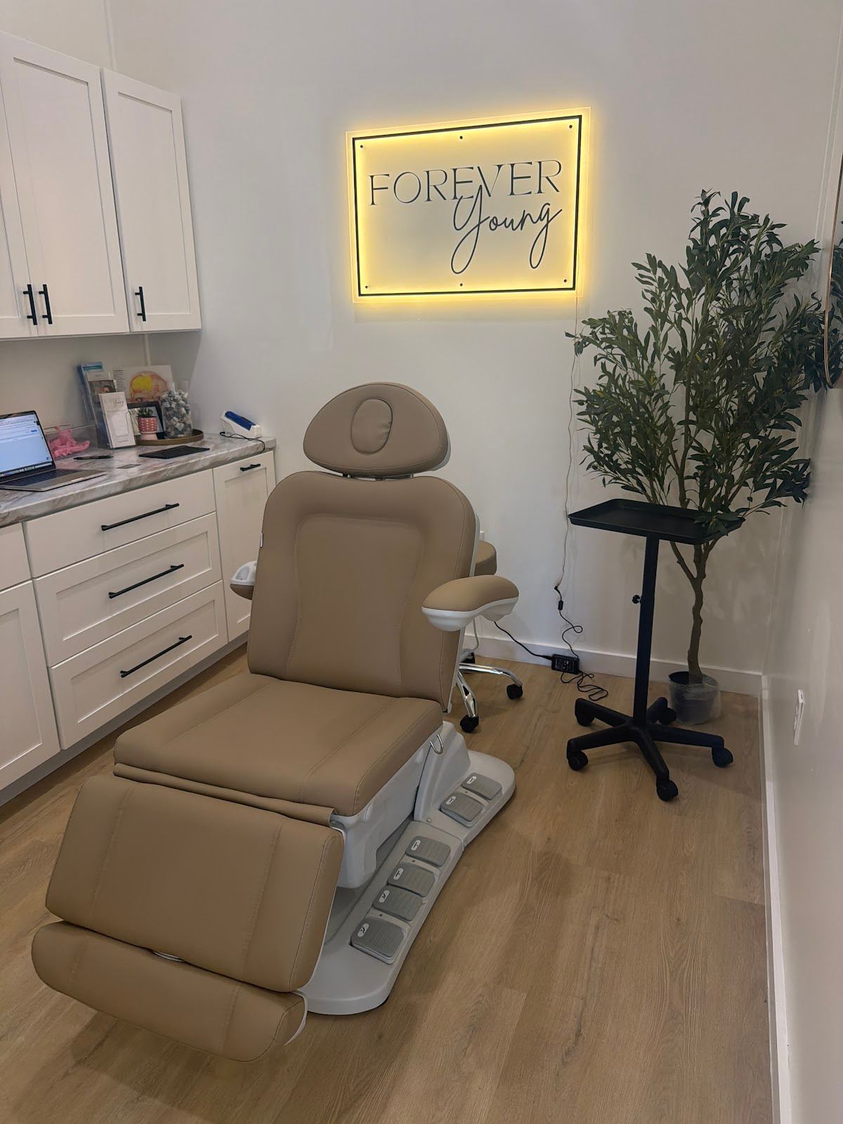 Forever Young Aesthetics & Wellness