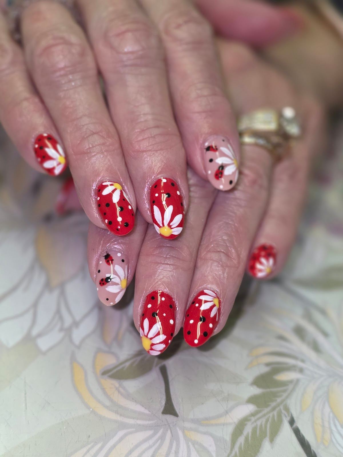 Sidney & Girlfriends Nails and Day Spa