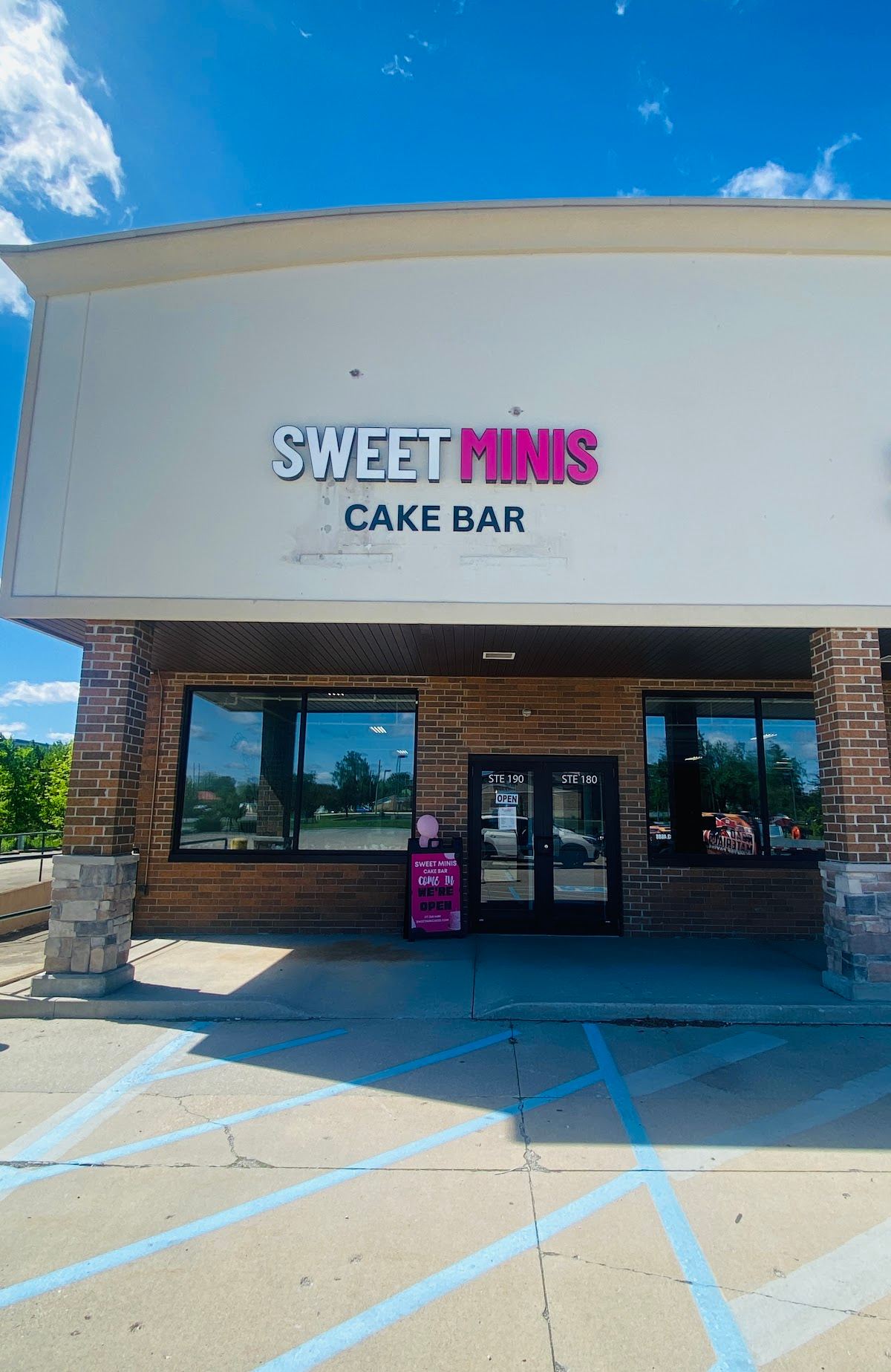 Sweet Minis Cake Bar