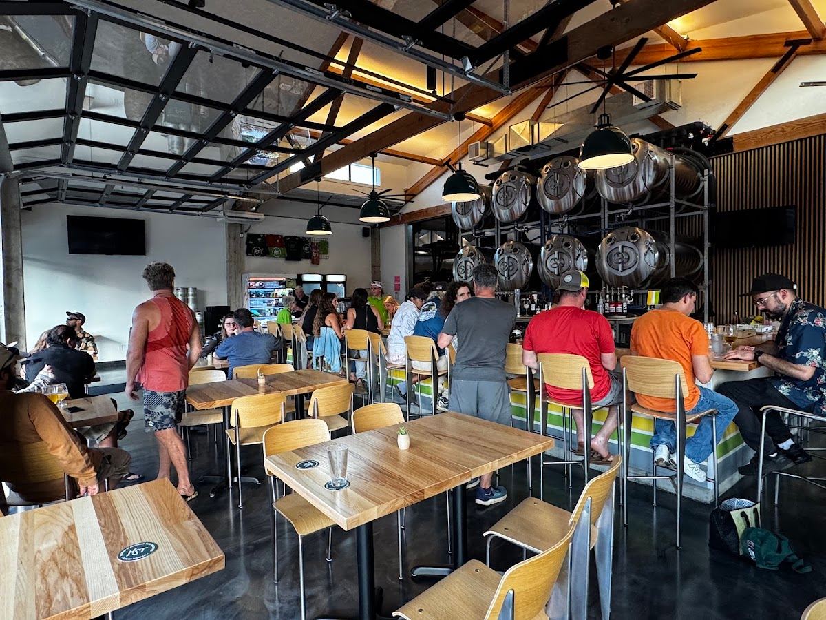 Hawaii Standard Time Brewing