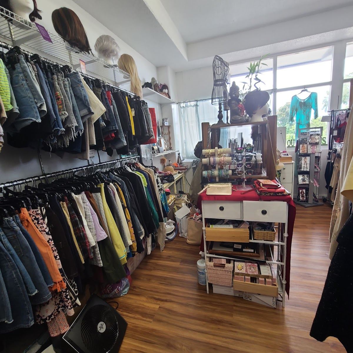 MaliaKai Consignment Boutique