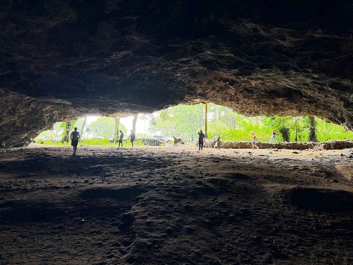 Maniniholo Dry Cave