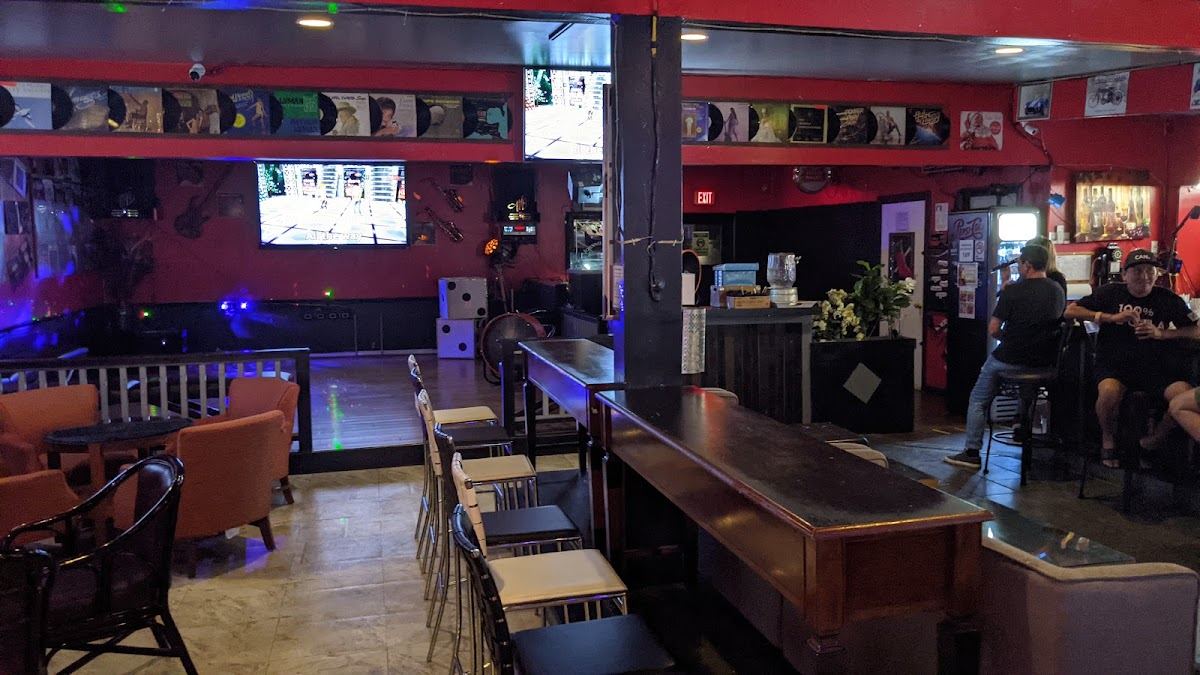 WB's Restaurant & Grill