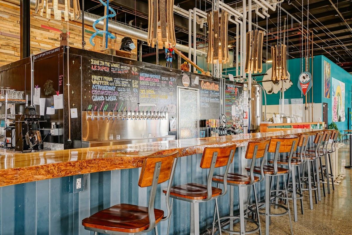 Broad Leaf Brewery + Spirits, featuring Pickleball Social