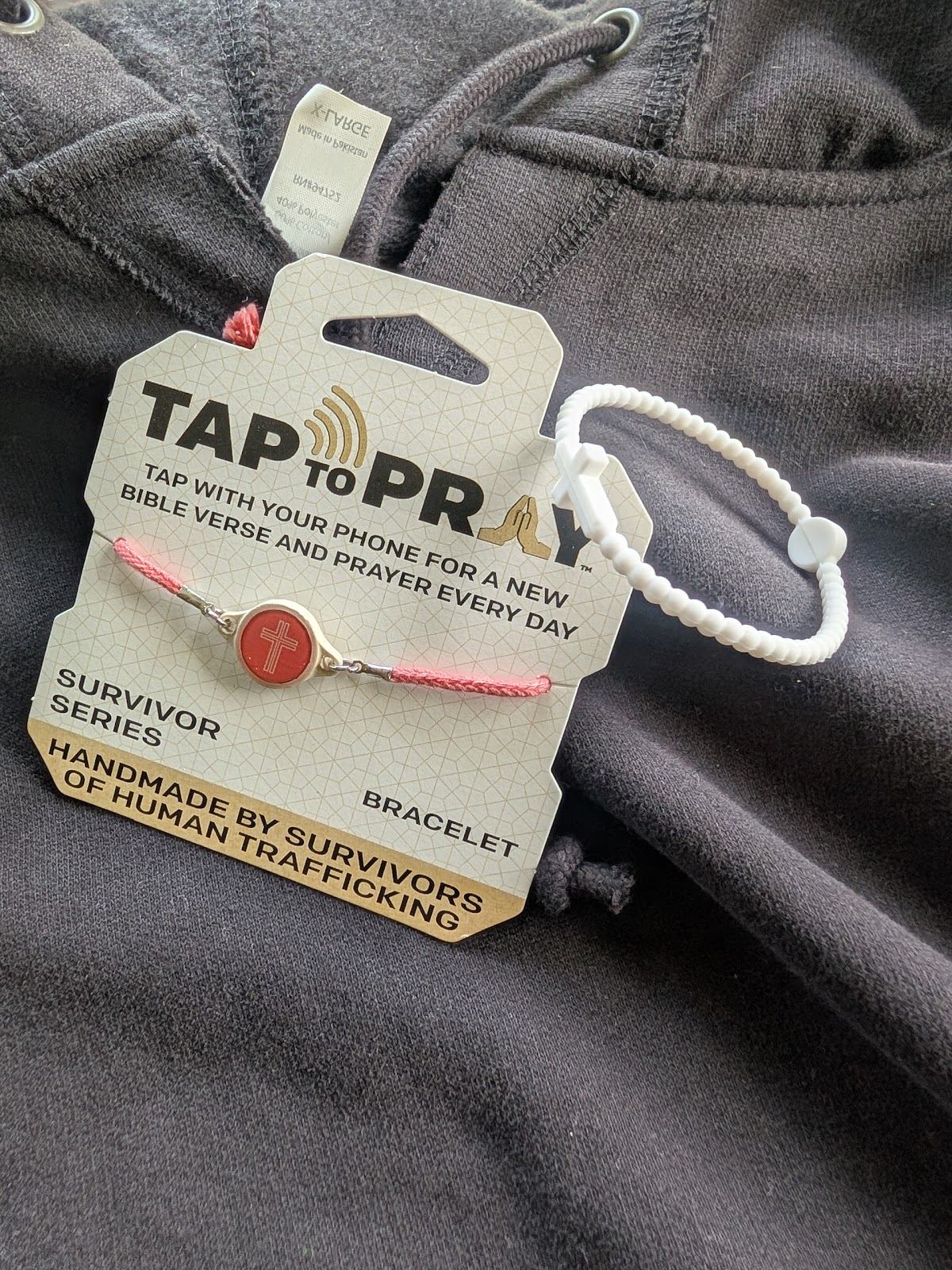 FANDANGLED CUSTOM APPAREL