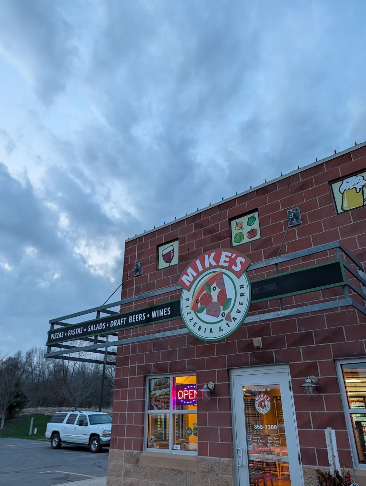 Mike's Pizzeria and Tavern
