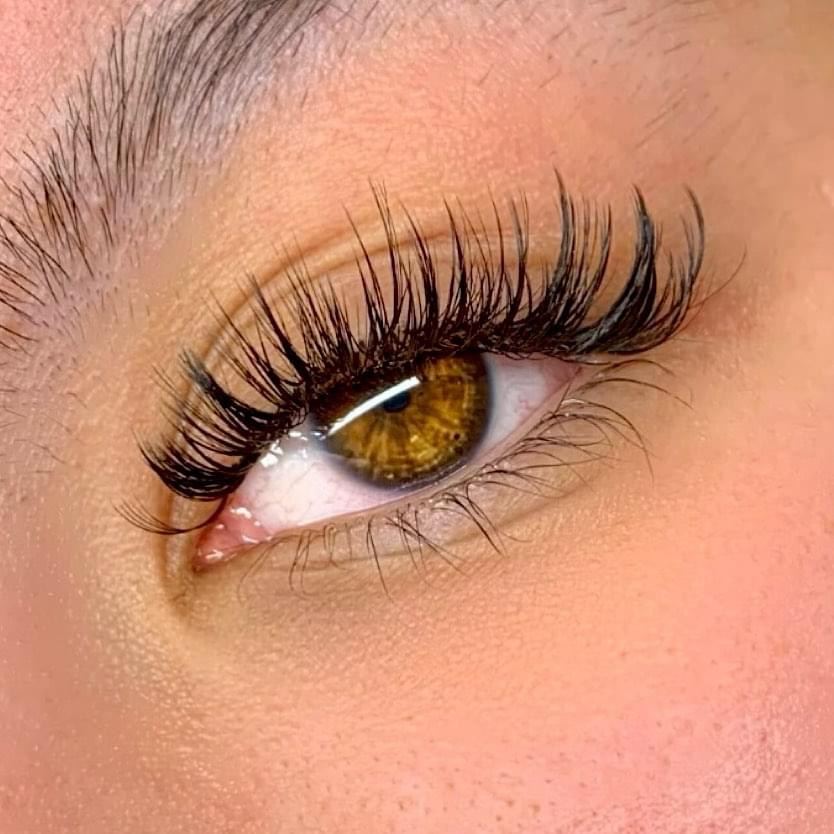 Moda Lash Grandville
