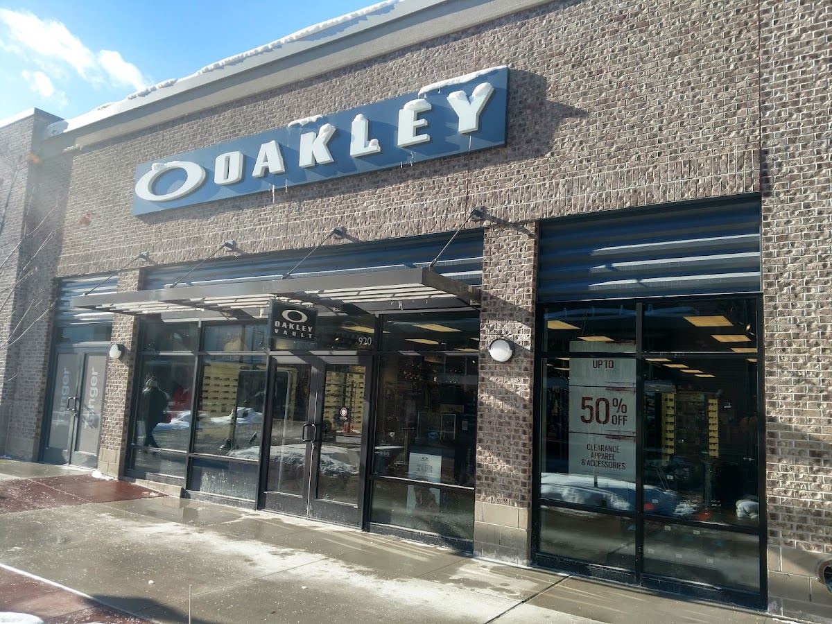 OAKLEY VAULT