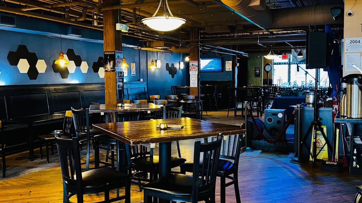 SpeakEZ Lounge