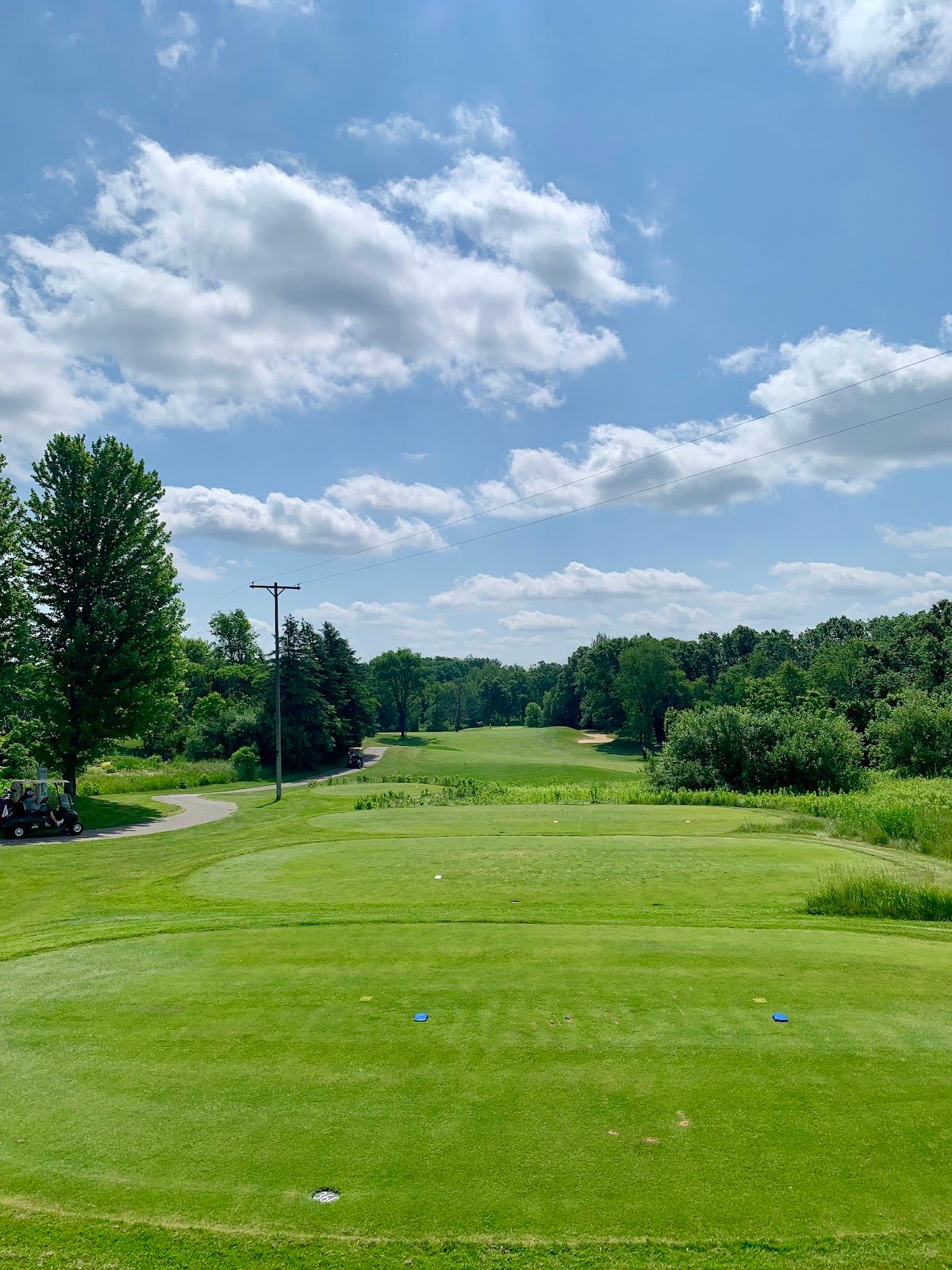 The Links at Bowen Lake Golf Course and Restaurant