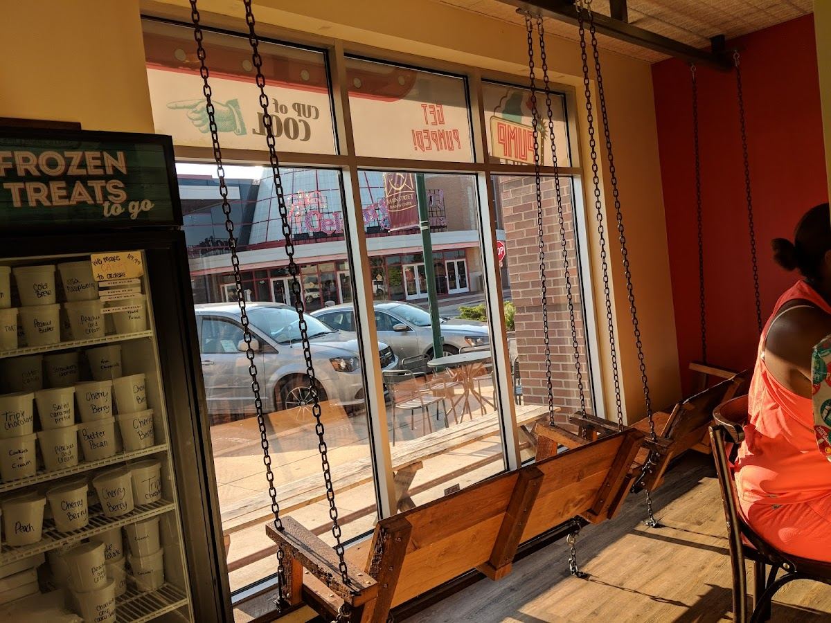 The Pump House Frozen Yogurt Bar - Knapps Corner