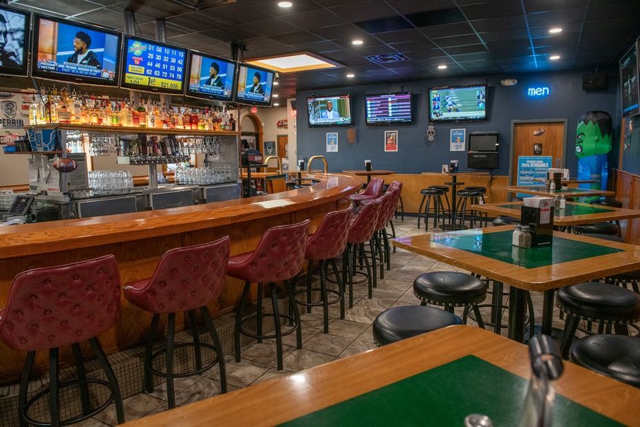 Vitale’s Sports Bar Lounge - Comstock Park