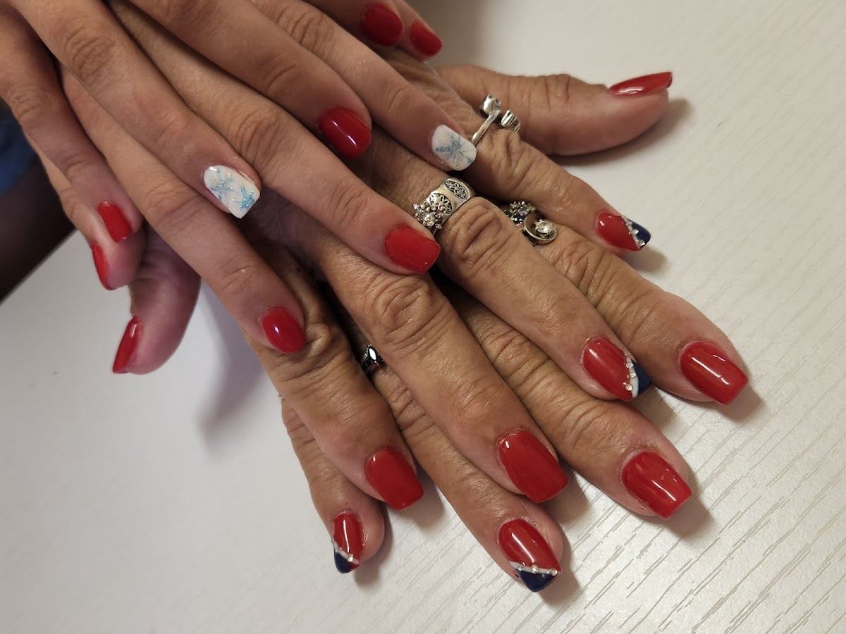 Phoenix Salon & Day Spa