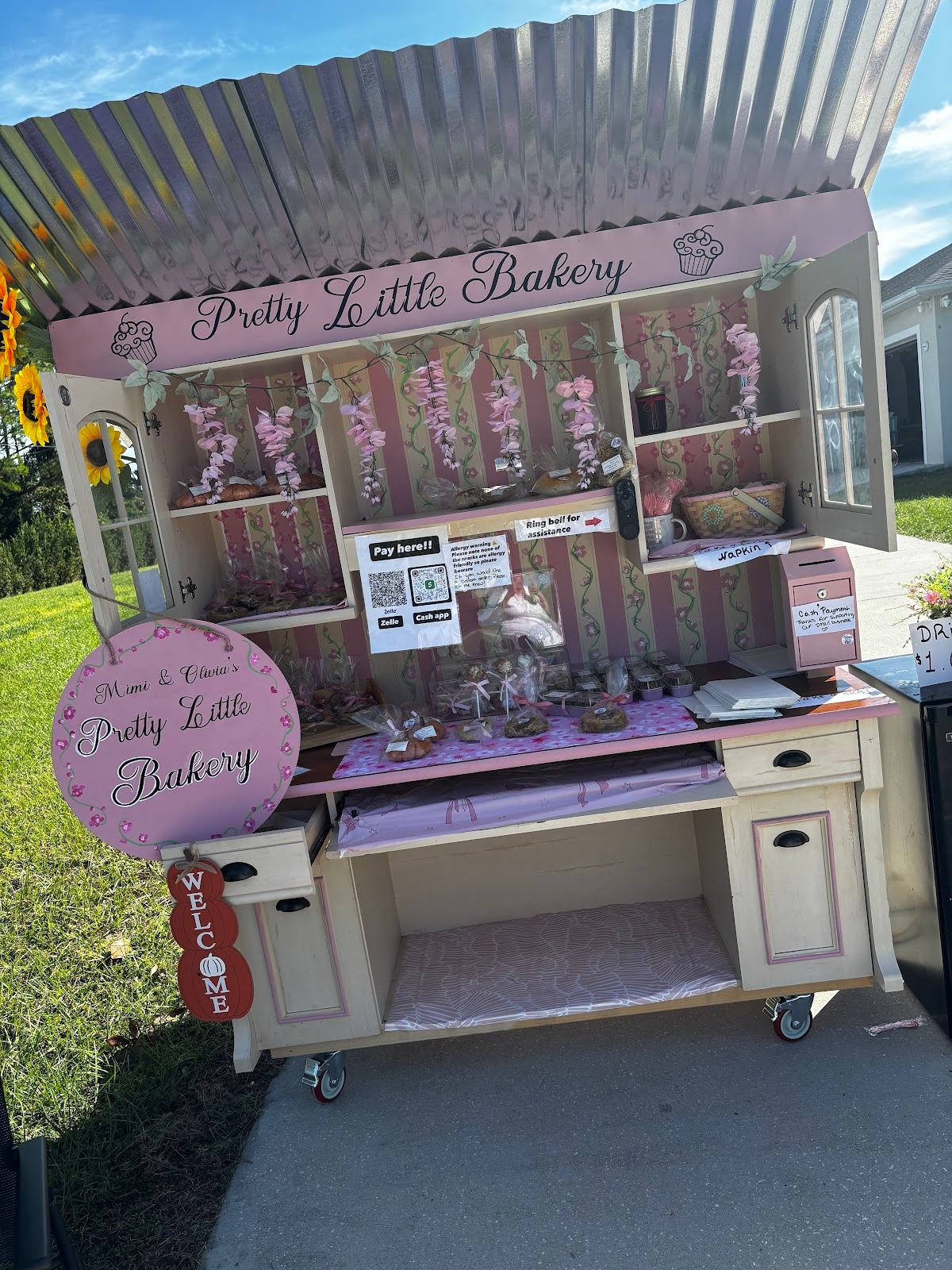 Pretty Little Bakery & Boquets