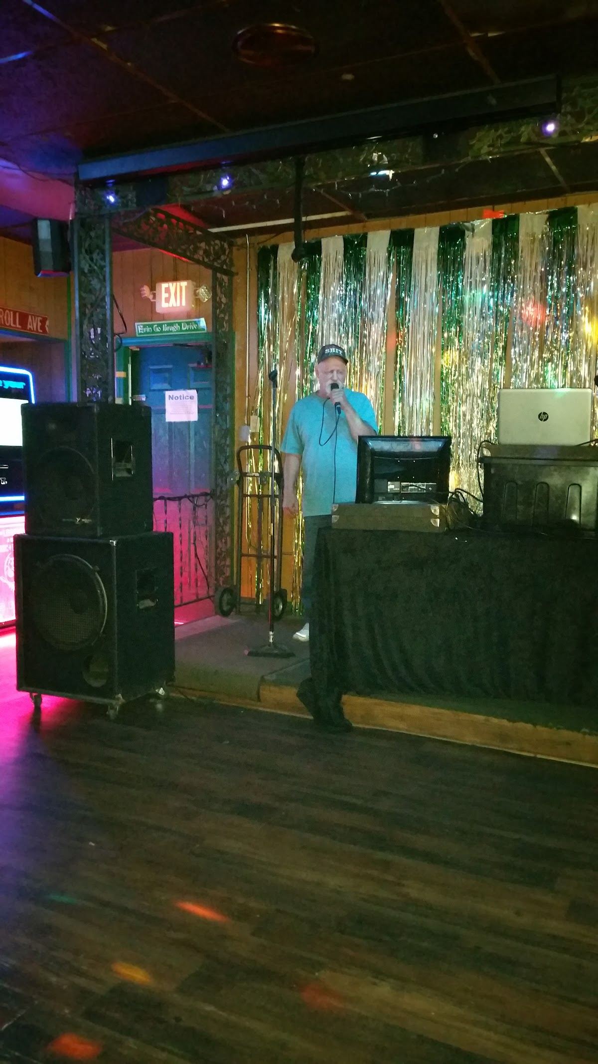 Shamrock Lounge & Package