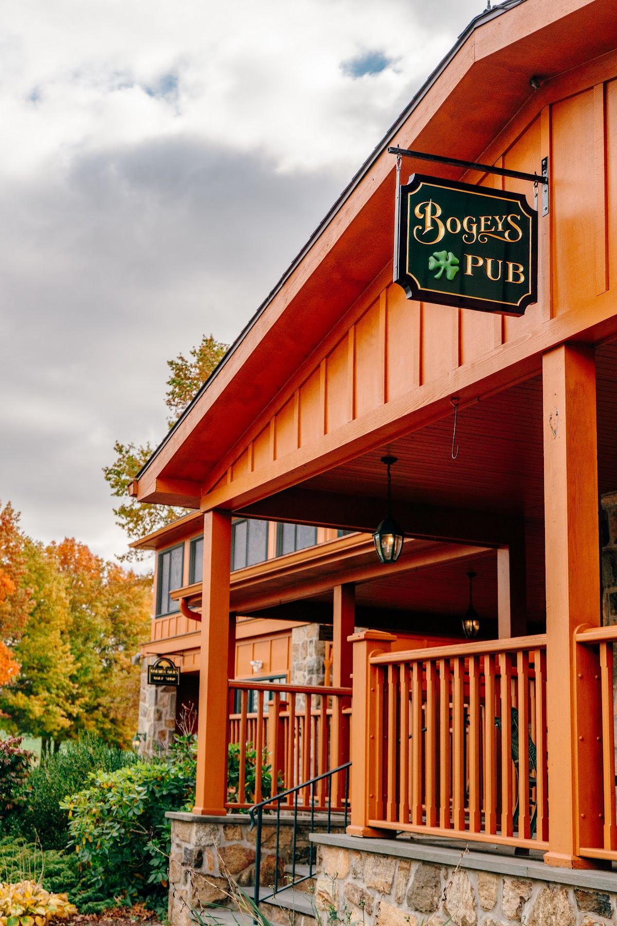 Bogeys Pub at Golden Oaks