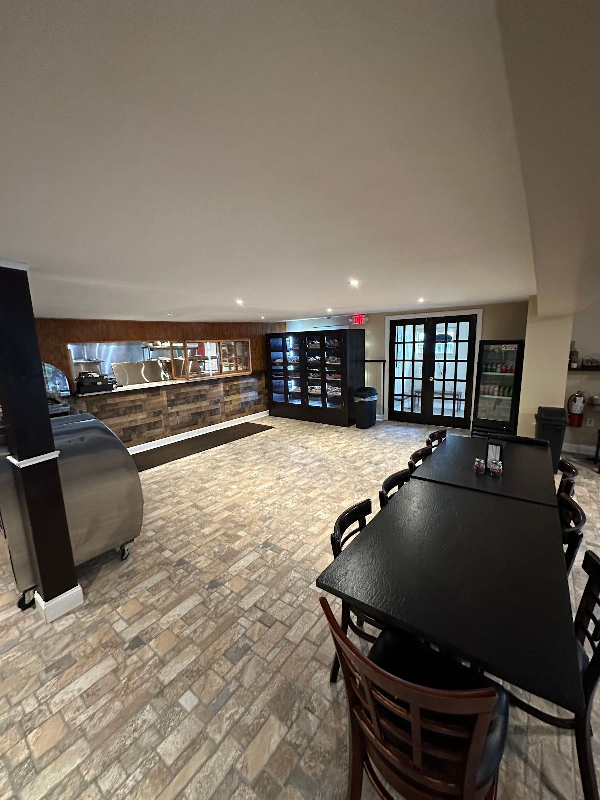 G&J Pizzeria & Bakery