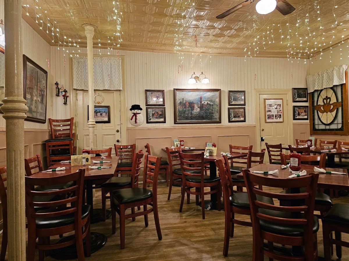 Molly Maguire's Irish Pub