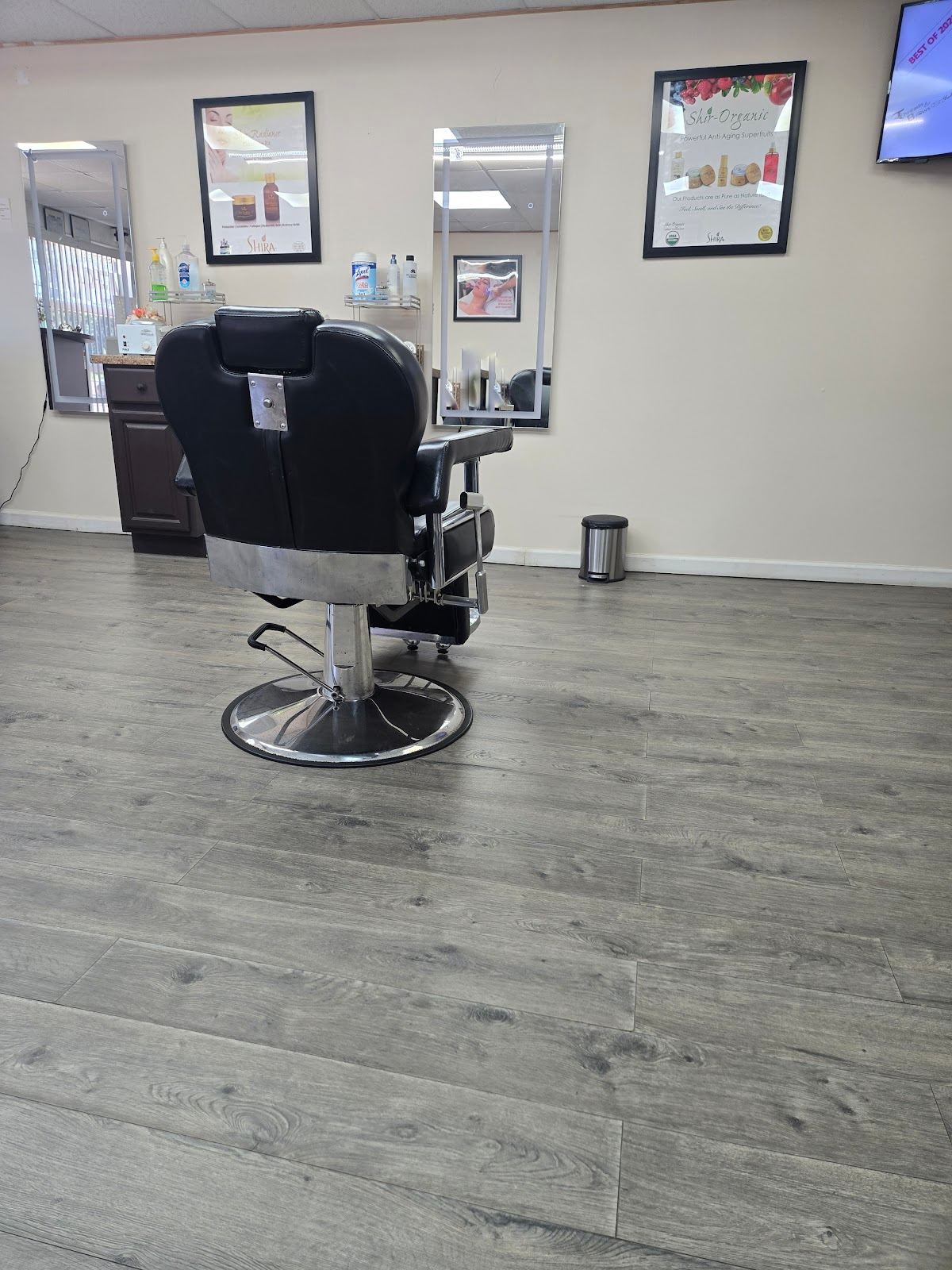 Threads & Brows Studio