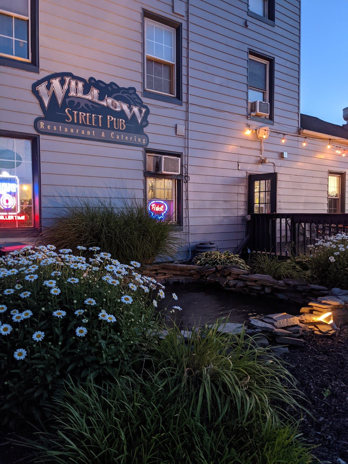 Willow Street Pub