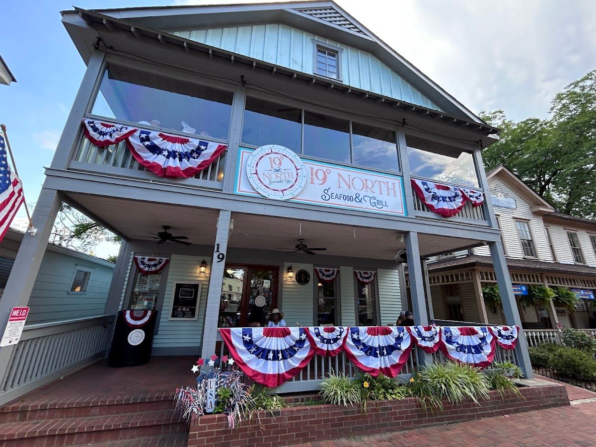 19 North Seafood and Grill