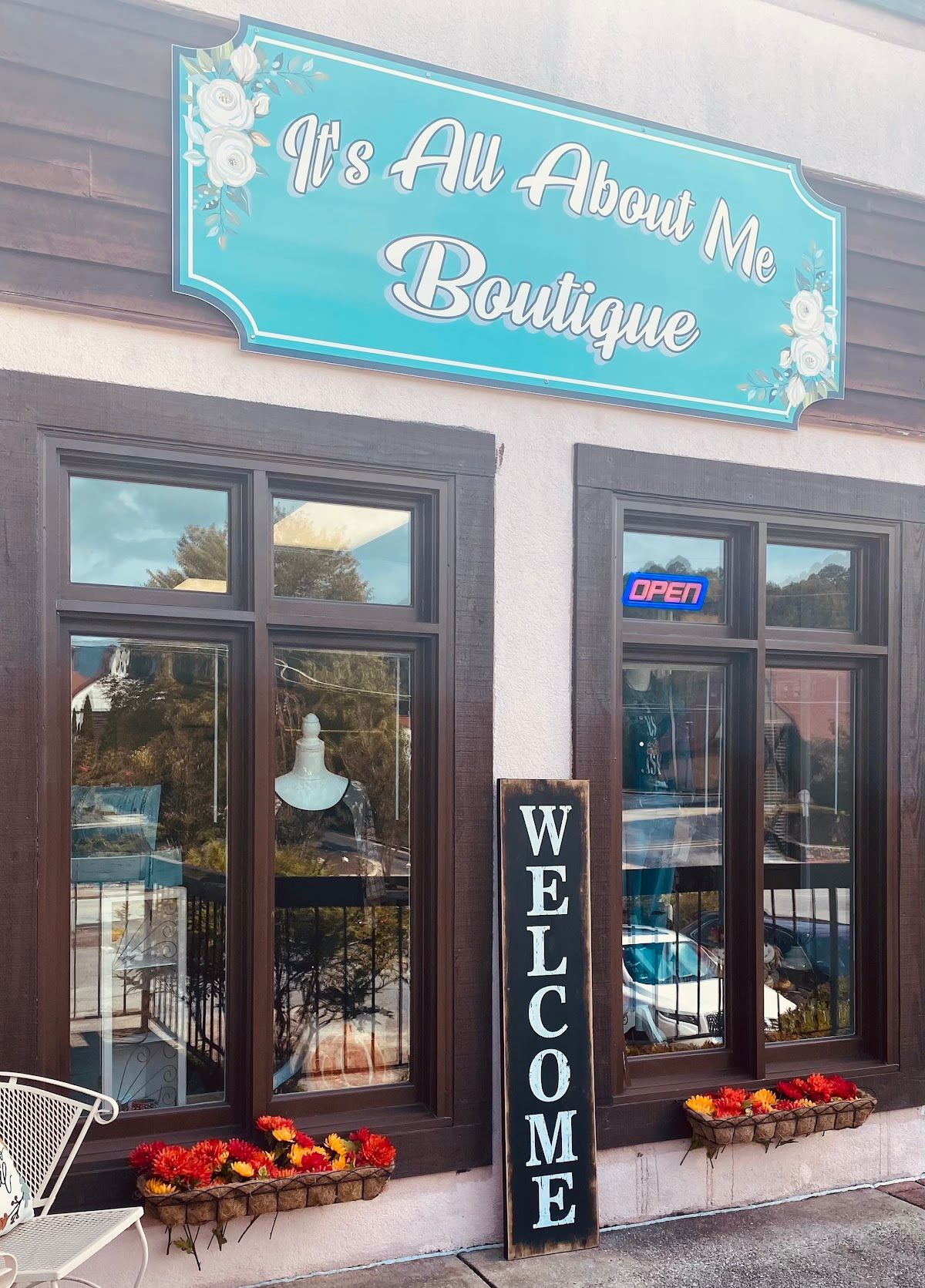 It's All About ME Boutique