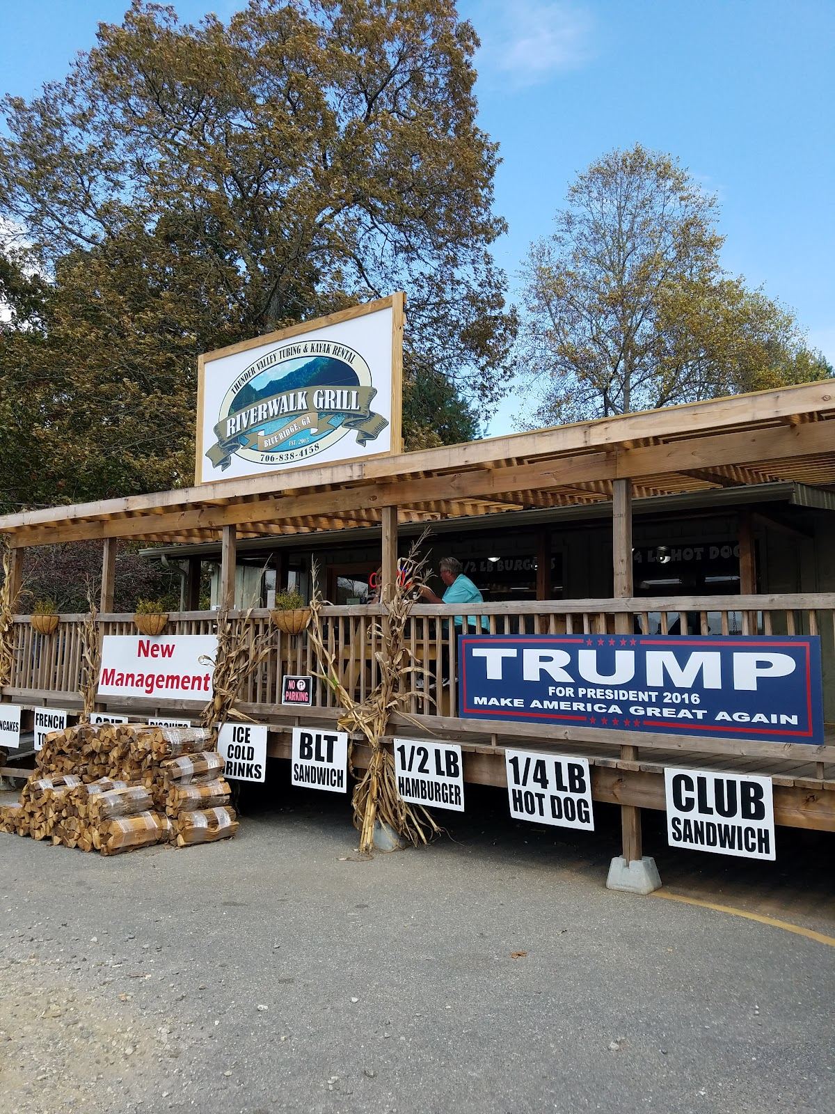 Van Zandt's Grill & Grocery