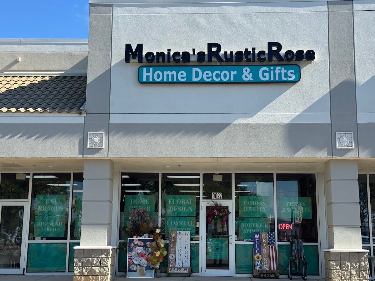 MONICA'S RUSTIC ROSE