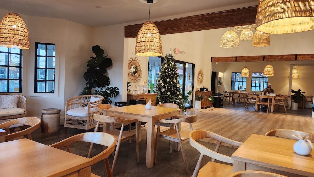 Momona Bakery And Coffee Shop