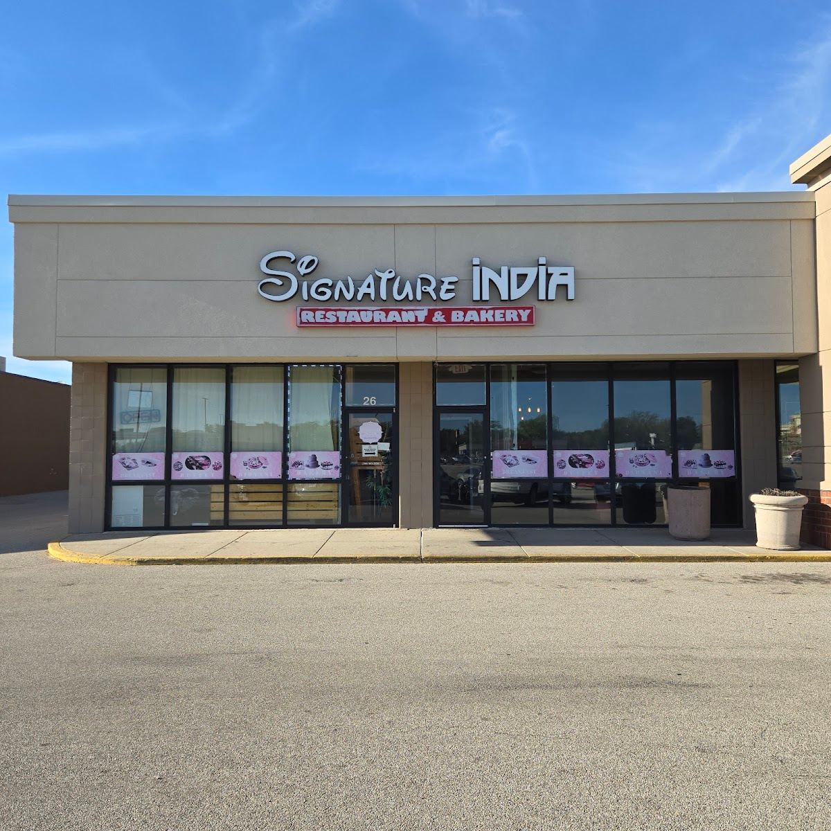 Signature India Restaurant & Bar - Bloomington