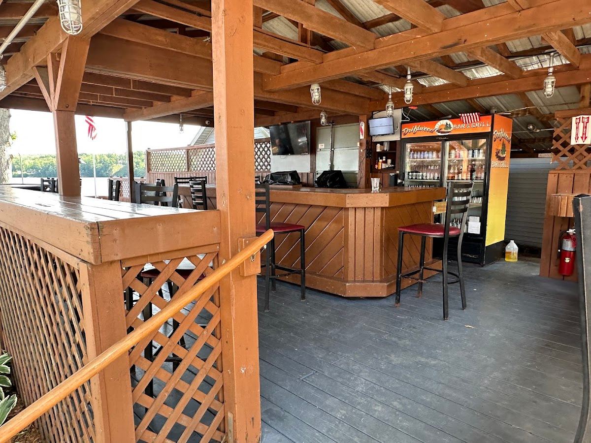 Driftwood Bar & Grill