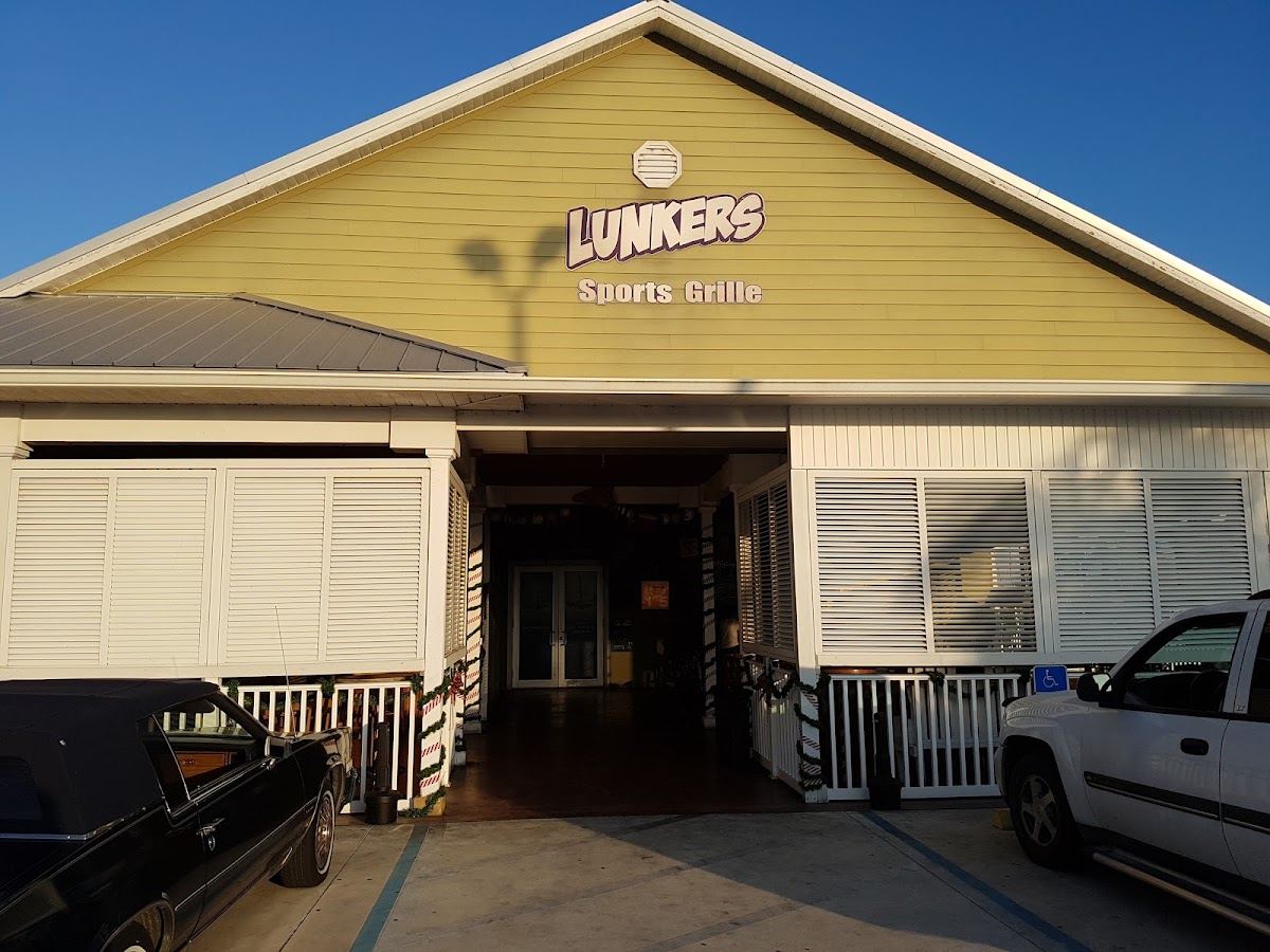 Lunker's Sports Grille