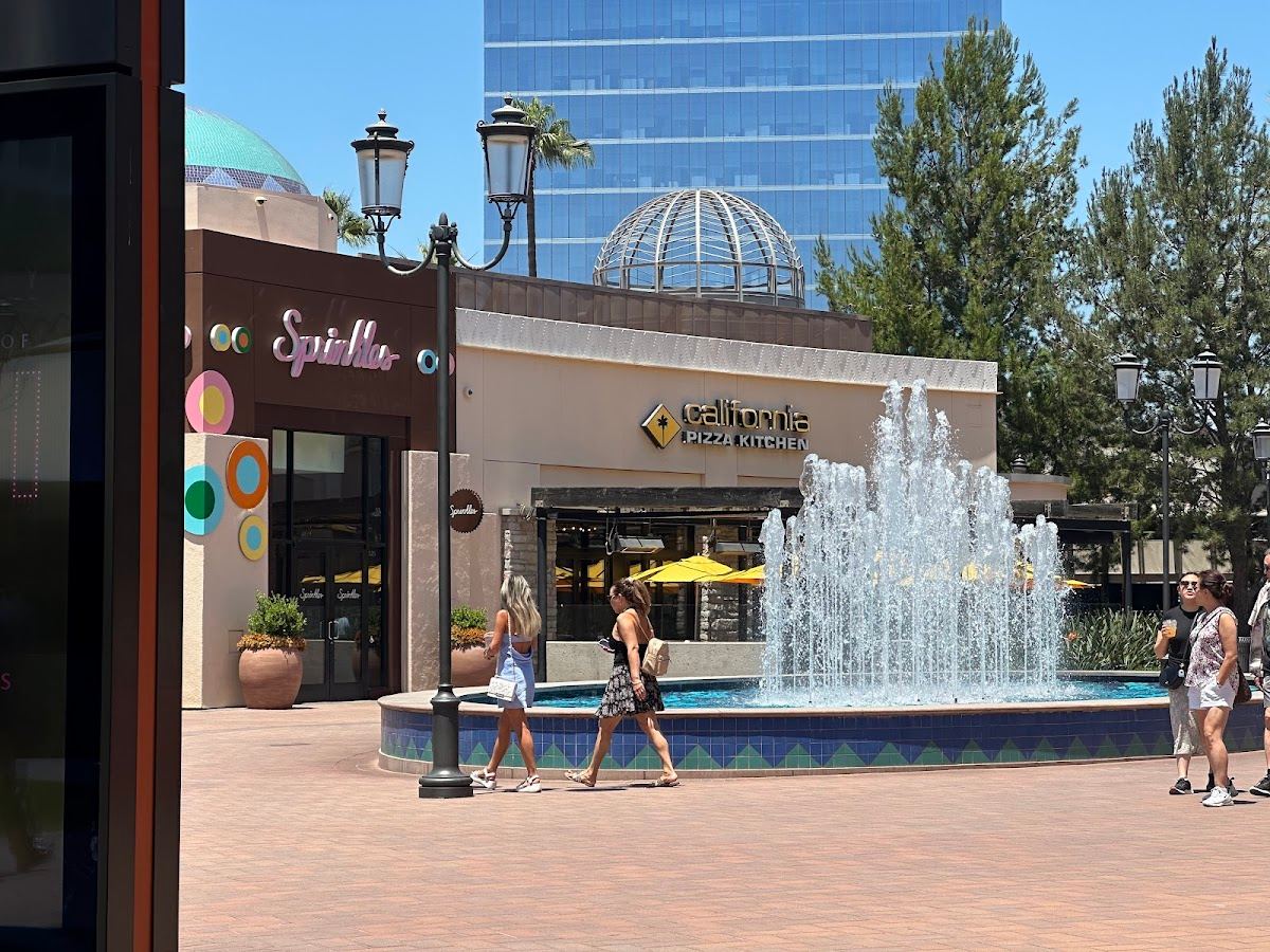 Bacio di Latte | Irvine Spectrum Center, OC