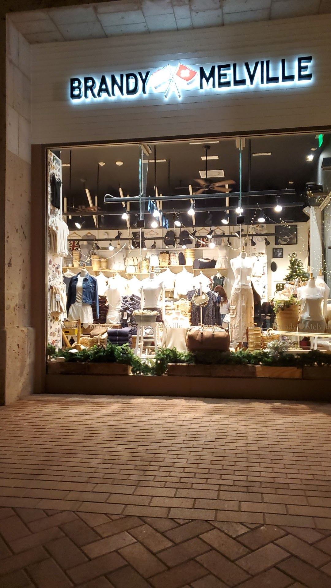 Brandy Melville - Newport Beach