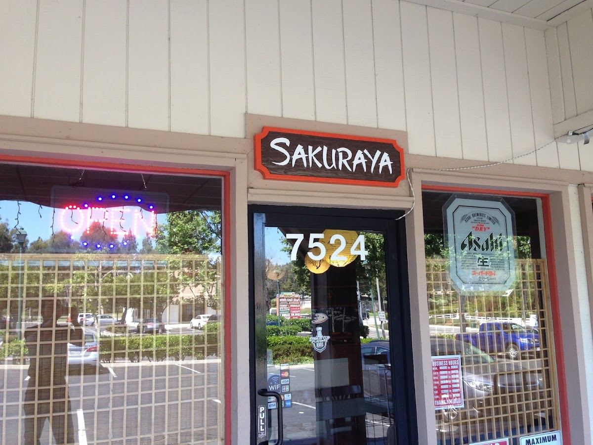 Sakuraya sushi
