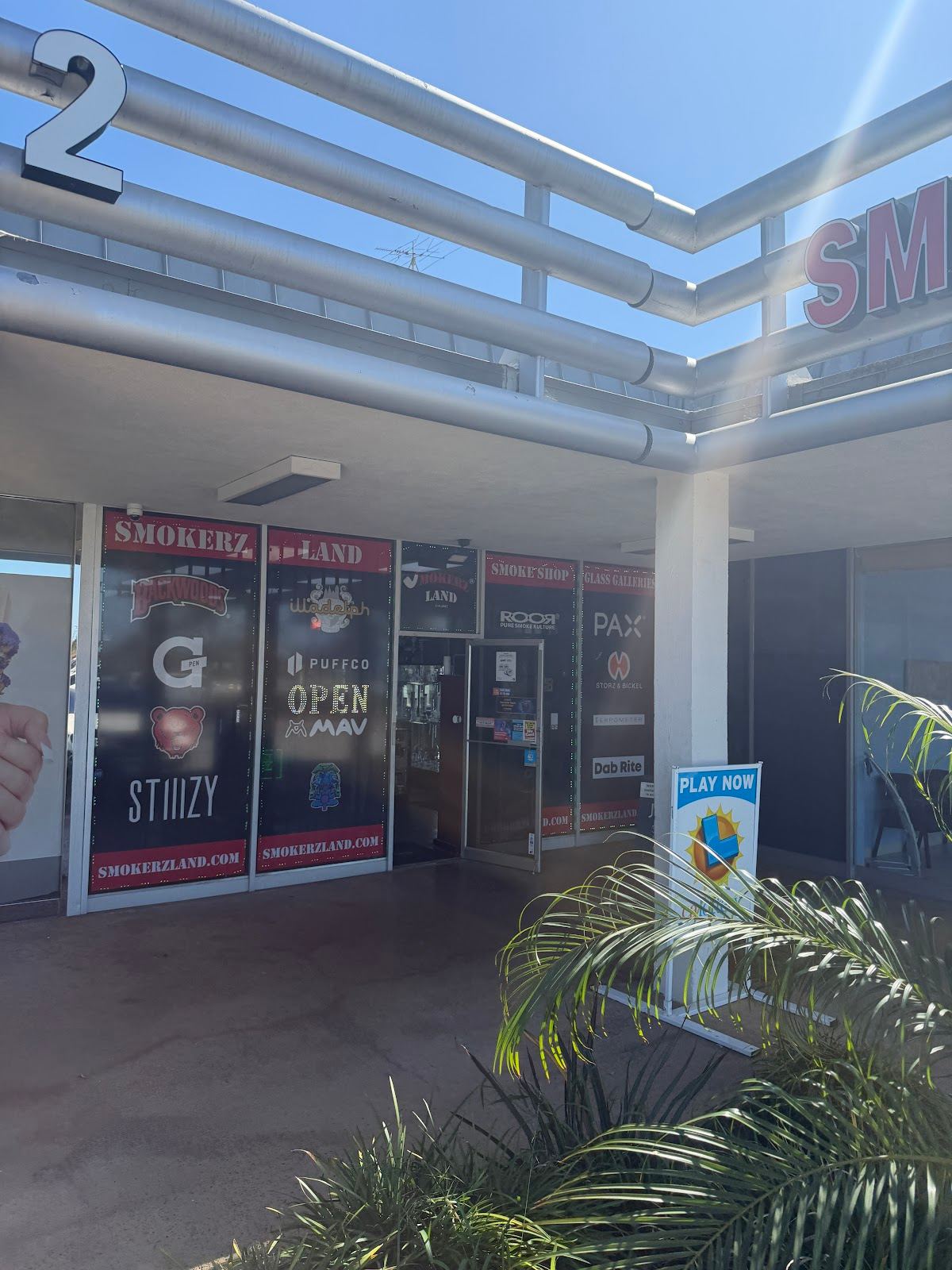 Smokerz Land Smoke Shop