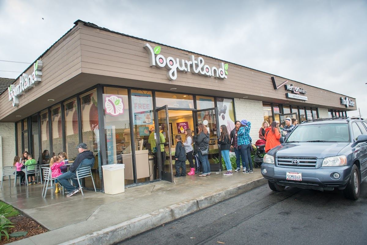 Yogurtland Huntington Beach