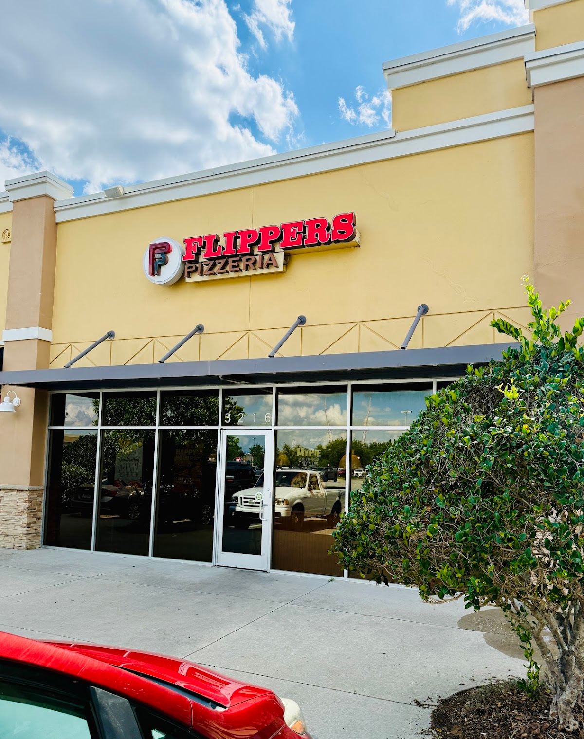Flippers Pizza Co. - Rolling Oaks