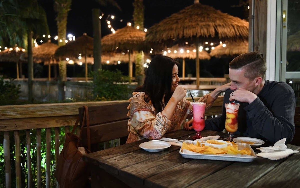 Tradewinds Bar & Grill