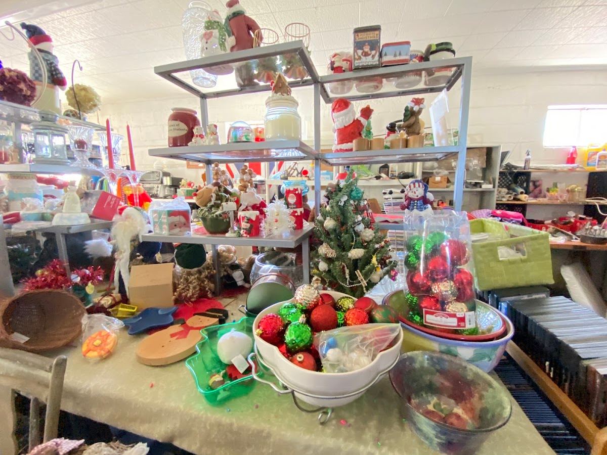 Holopaw Garage Sale