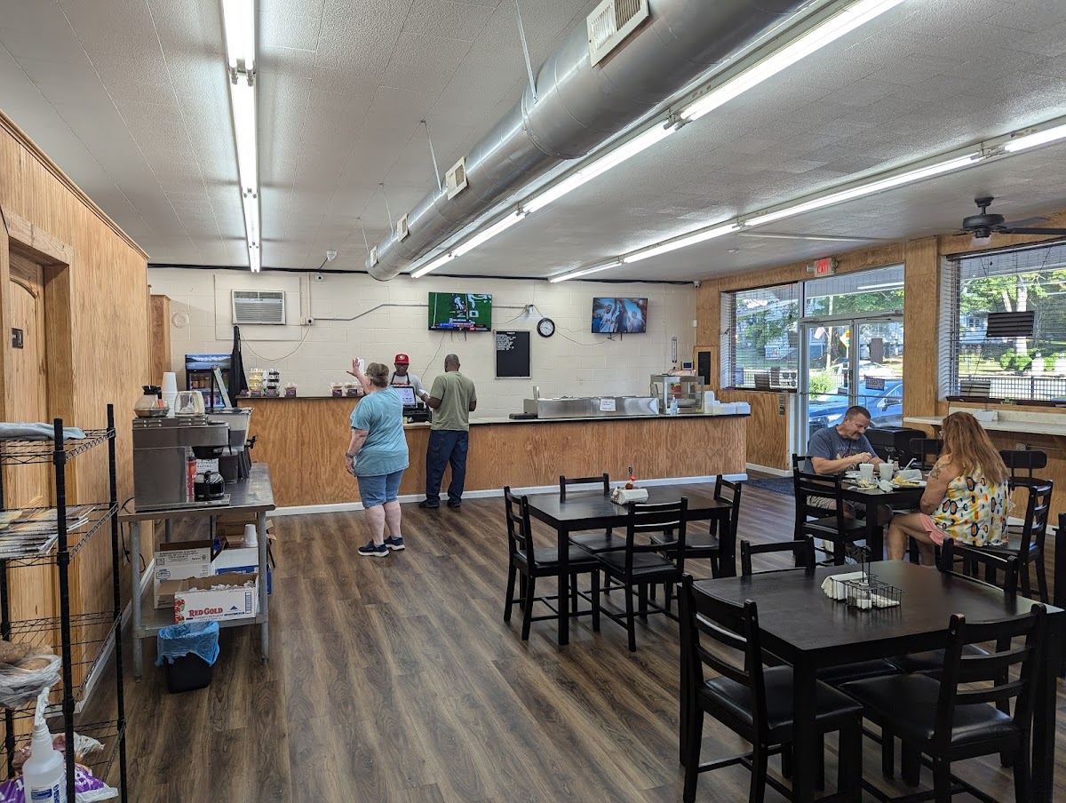 All in the Family Grill and Mini mart