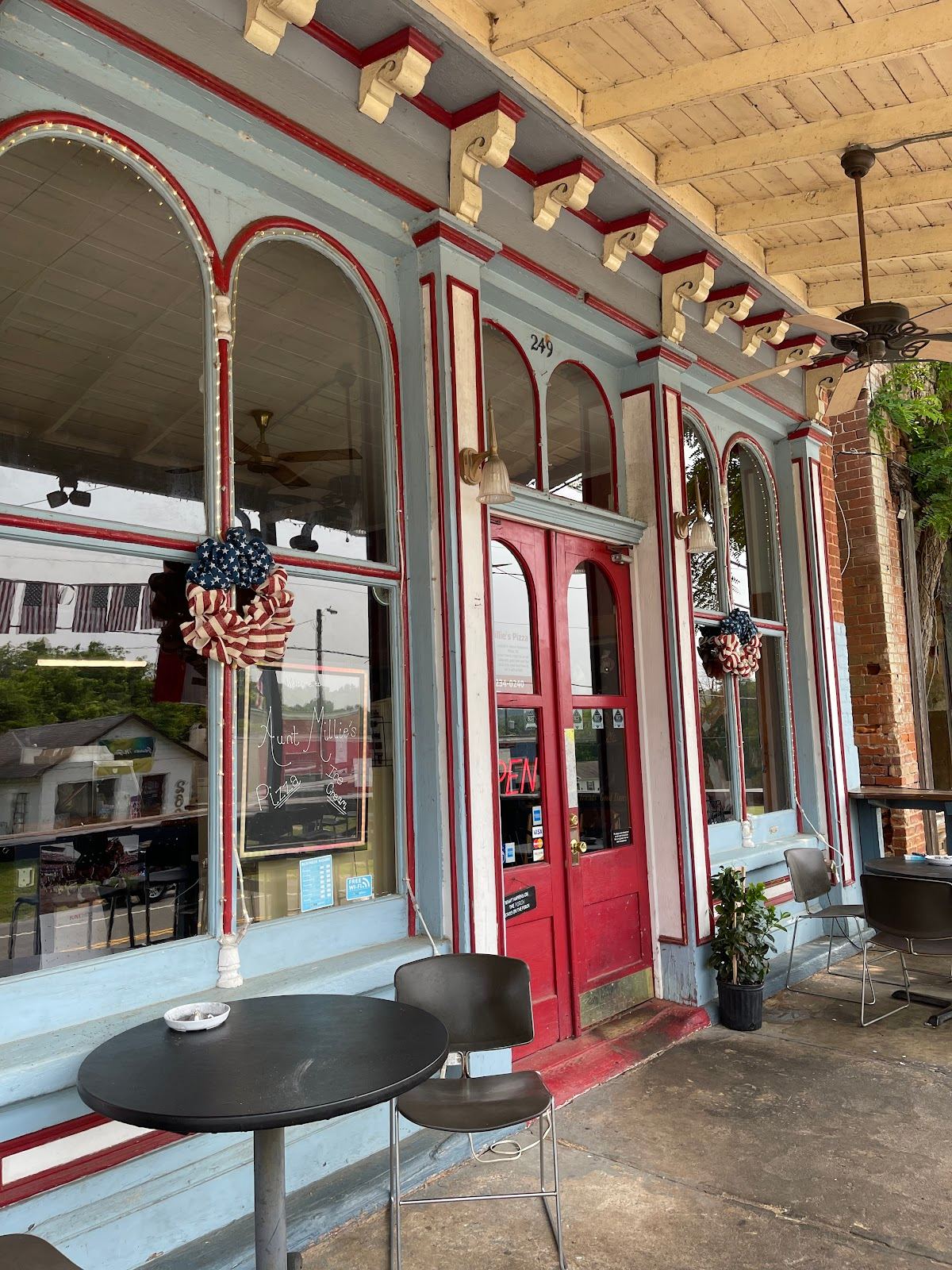 Aunt Millie's