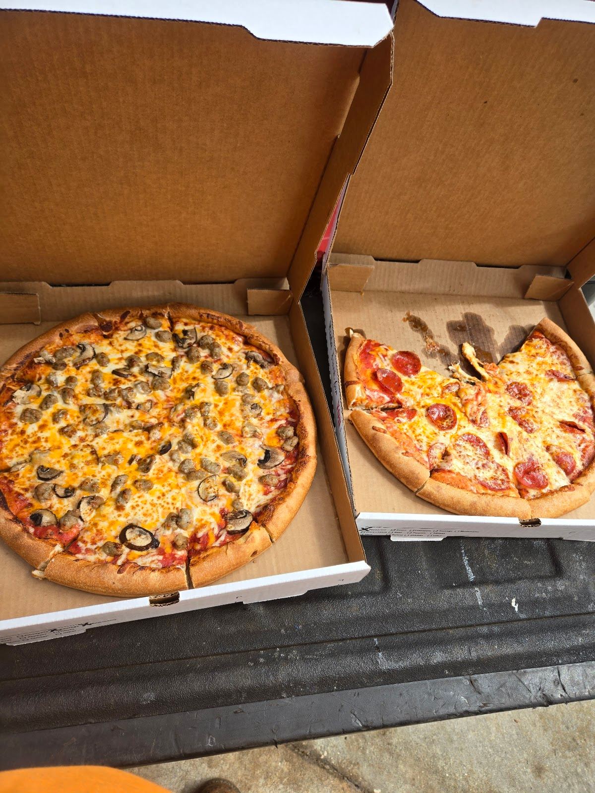 Classic Pizza & Subs