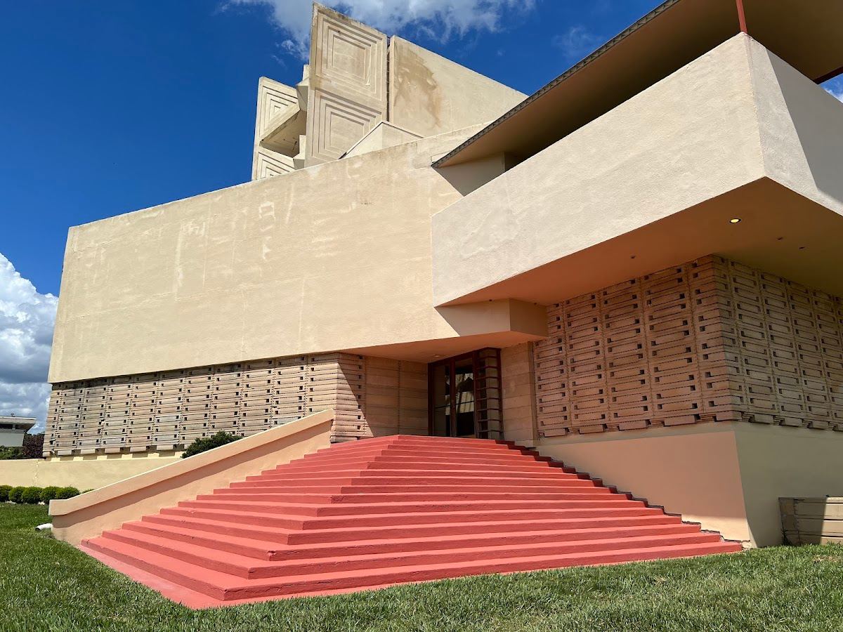 Frank Lloyd Wright Visitor Center