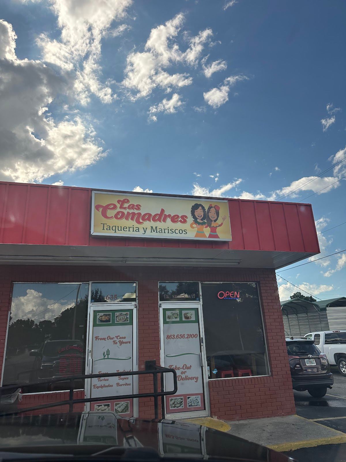 Las Comadres Taqueria y Mariscos