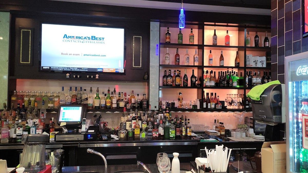 SAKURA Japanese Steakhouse & Sushi Bar