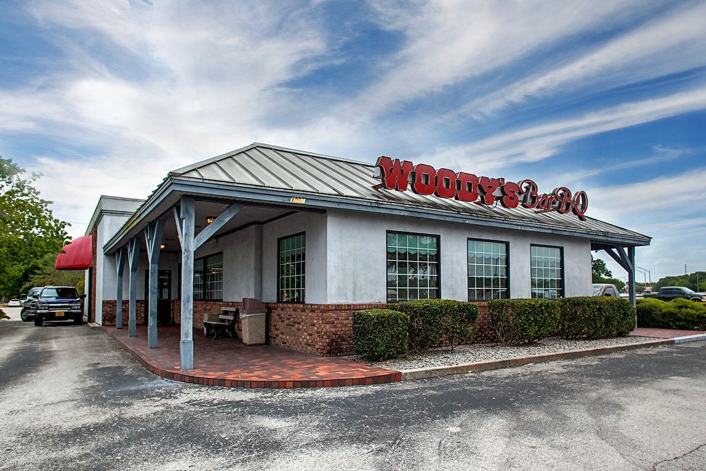 Woody's Bar-B-Q